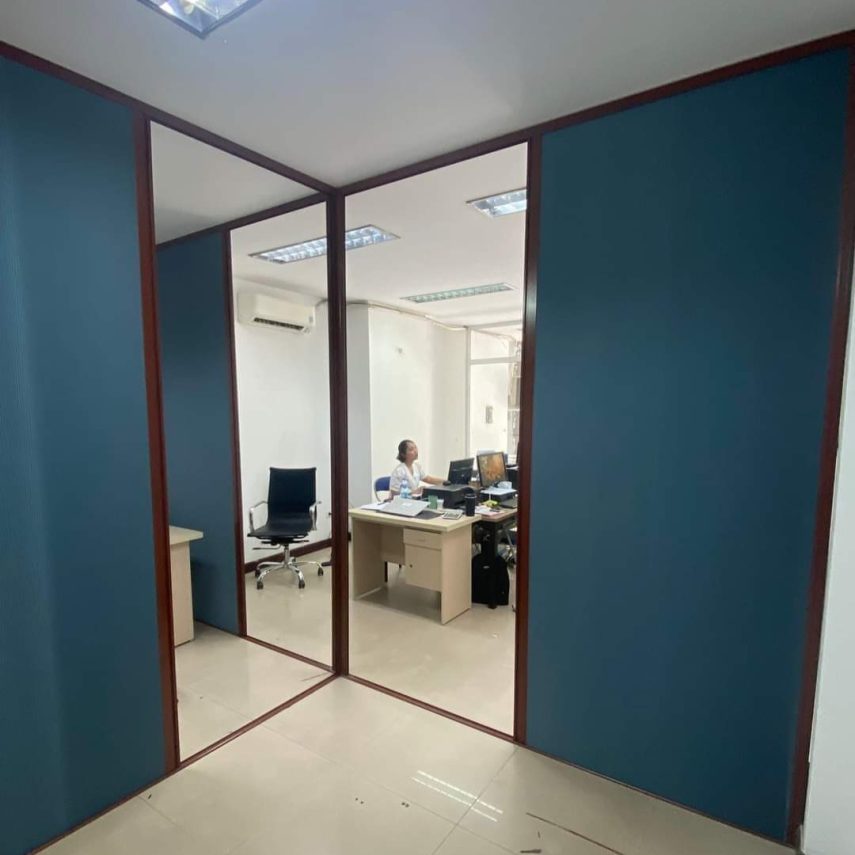 VÁCH NGĂN TỔ ONG PHÒNG HỌP