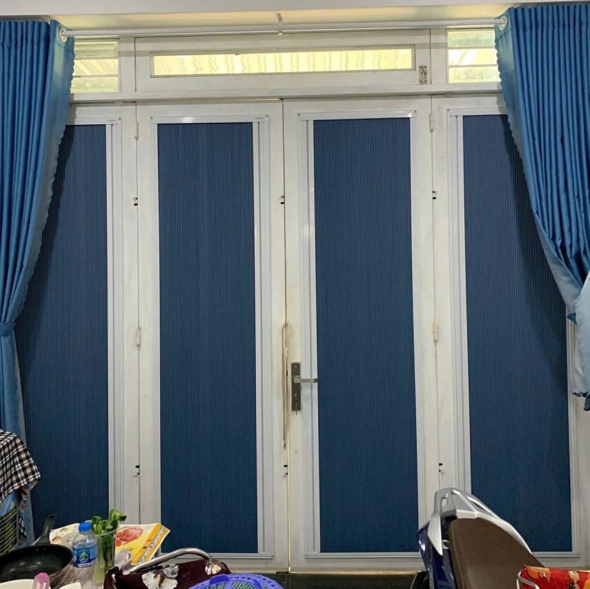 RÈM TỔ ONG TRÊN KÍNH